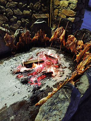 Preparativi per la cena all'agricampeggio Nuraghe Mannu