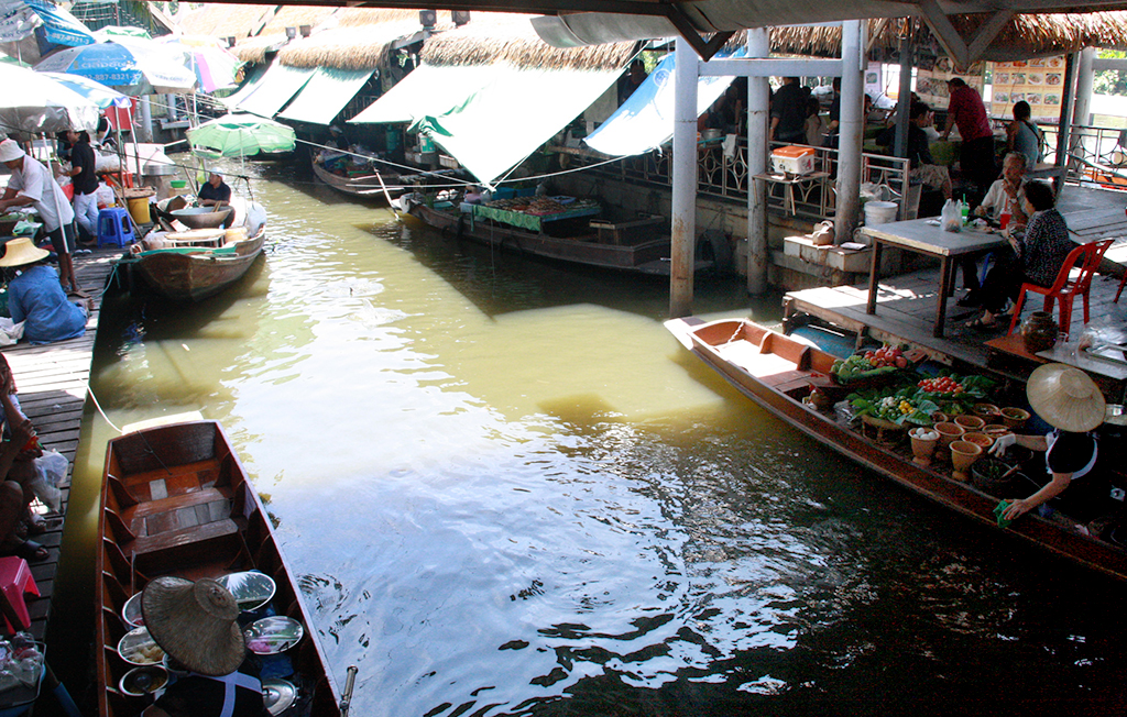 TALING CHAN FLOATING MARKET BANGKOK