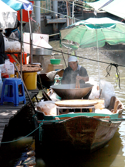 TALING CHAN FLOATING MARKET