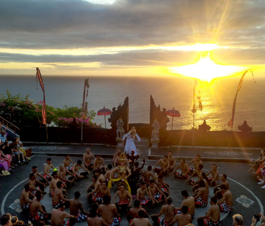 Danza Kecak al tempio Uluwato - Bali