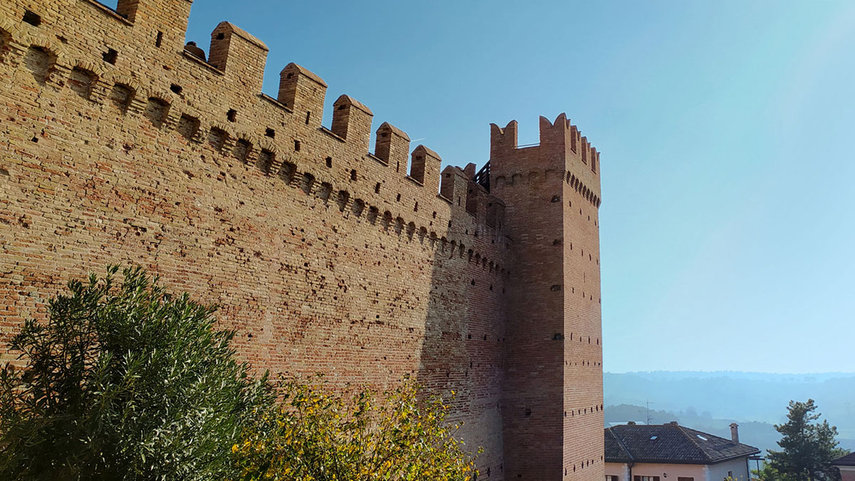 Le mura del borgo di Gradara