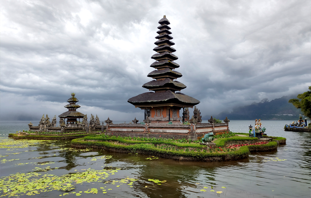 pura-ulun-danu-bratan-bali